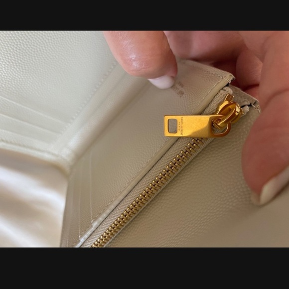 Saint Laurent Compact Tri Fold YSL Leather Wallet - Picture 7 of 7